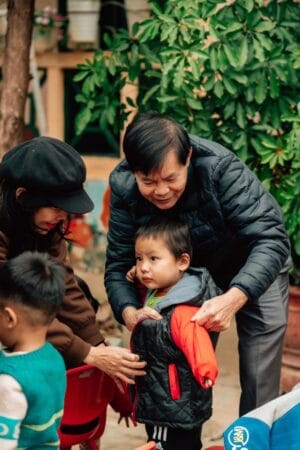 muc vu phat trien cong dong tang ao tre em vung cao 06